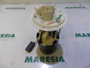 Usados Bomba eléctrica de combustible Fiat Punto II (188) 1.2 60 S 3-Drs. Precio € 20,00 Norma de margen ofrecido por Maresia Parts