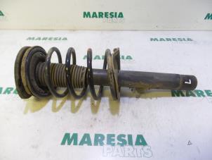 Used Front shock absorber rod, left Peugeot 206 CC (2D) 1.6 HDI 16V FAP Price € 30,00 Margin scheme offered by Maresia Parts