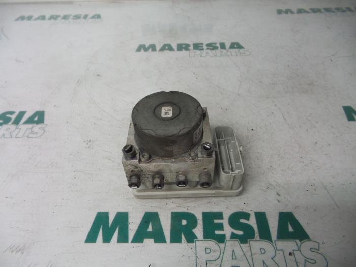 Usagé Bloc ABS Citroen C3 (SC) 1.6 HDi 92 Prix € 49,95 Règlement à la marge proposé par Maresia Parts
