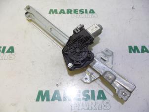 Used Window mechanism 4-door, front right Citroen C4 Berline (NC) 1.6 16V VTi Price € 70,00 Margin scheme offered by Maresia Parts