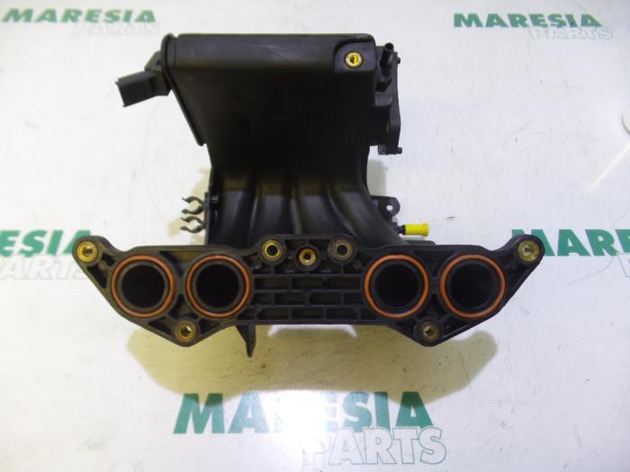 Gebrauchte Ansaugbrugge Peugeot 206 (2A/C/H/J/S) 1.4 XR,XS,XT,Gentry Preis € 40,00 Margenregelung angeboten von Maresia Parts