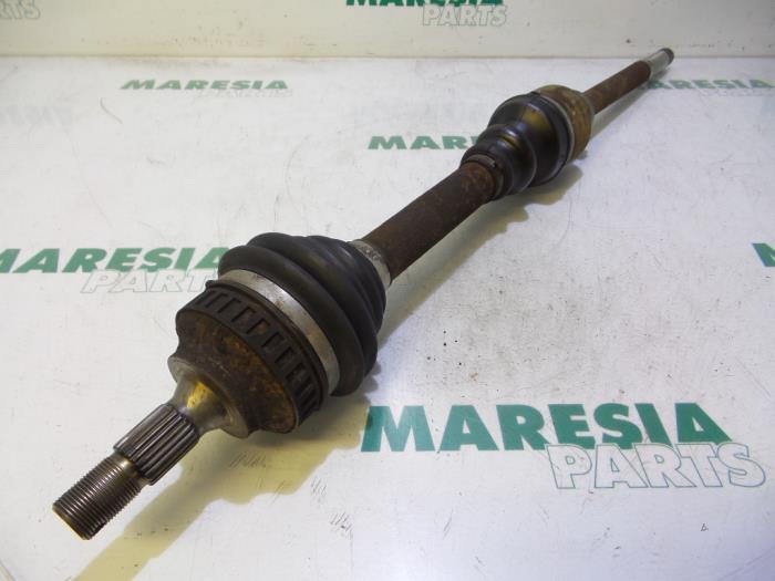 Front drive shaft, right from a Citroën Xsara Picasso (CH) 1.8 16V 2004