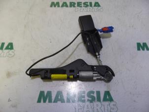 Usados Tensor de cinturón de seguridad derecha Citroen C2 (JM) 1.1 Precio € 50,00 Norma de margen ofrecido por Maresia Parts