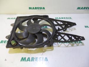 Usagé Ventilateur moteur Fiat Grande Punto (199) 1.4 T-Jet 16V Prix € 105,00 Règlement à la marge proposé par Maresia Parts