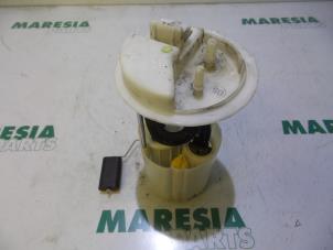 Używane Elektryczna pompa paliwa Fiat Grande Punto (199) 1.4 T-Jet 16V Cena € 40,00 Procedura marży oferowane przez Maresia Parts