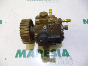 Used Mechanical fuel pump Peugeot 3008 I (0U/HU) 1.6 HDiF 16V Price € 25,00 Margin scheme offered by Maresia Parts