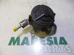 Used Vacuum pump (diesel) Peugeot 307 SW (3H) 2.0 HDi 90 Price € 50,00 Margin scheme offered by Maresia Parts
