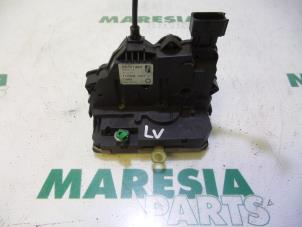 Usagé Serrure portière mécanique 4portes avant gauche Fiat Grande Punto (199) 1.3 JTD Multijet 16V Prix € 25,00 Règlement à la marge proposé par Maresia Parts