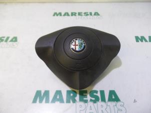 Usagé Airbag gauche (volant) Alfa Romeo GT (937) 1.9 JTD 16V Multijet Prix € 35,00 Règlement à la marge proposé par Maresia Parts