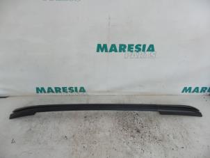 Used Roof rail kit Citroen C5 III Tourer (RW) 2.0 HDiF 16V Price € 105,00 Margin scheme offered by Maresia Parts