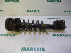 Used Front shock absorber rod, right Renault Trafic New (FL) 1.9 dCi 100 16V Price € 54,45 Inclusive VAT offered by Maresia Parts