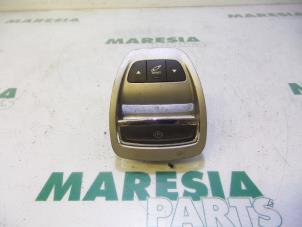 Used Parking brake switch Citroen C5 III Tourer (RW) 2.0 HDiF 16V Price € 30,00 Margin scheme offered by Maresia Parts