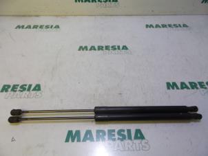 Used Set of tailgate gas struts Citroen C5 III Tourer (RW) 2.0 HDiF 16V Price € 40,00 Margin scheme offered by Maresia Parts