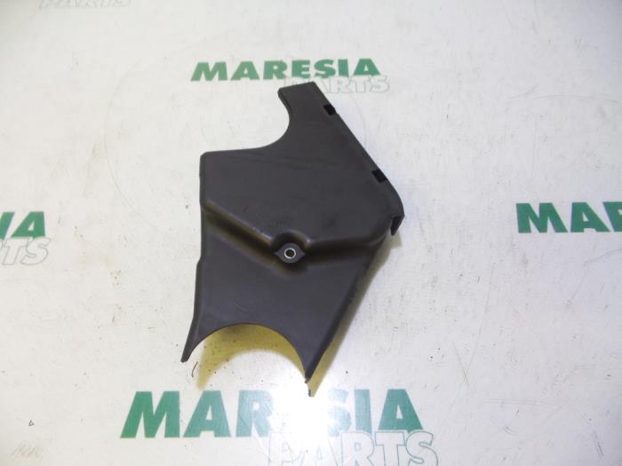 Usagé Couvercle de distribution Fiat Grande Punto (199) 1.4 Prix € 25,00 Règlement à la marge proposé par Maresia Parts