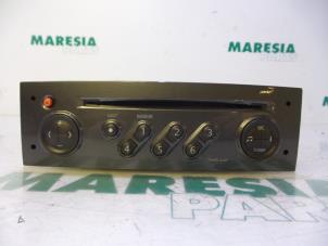 Usagé Radio/Lecteur CD Renault Megane II (BM/CM) 2.0 16V Turbo Prix € 75,00 Règlement à la marge proposé par Maresia Parts