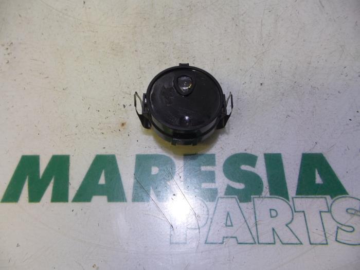 Begagnade Regnsensor Renault Megane II (BM/CM) 2.0 16V Turbo Pris € 25,00 Marginaltabell erbjuds av Maresia Parts