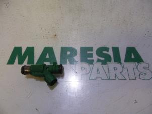 Gebrauchte Injektor (Benzineinspritzung) Peugeot 1007 (KM) 1.4 Preis € 20,00 Margenregelung angeboten von Maresia Parts