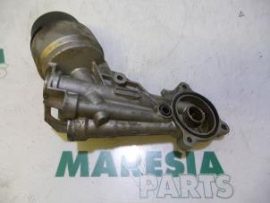 Usados Soporte de filtro de aceite Peugeot 1007 (KM) 1.4 Precio € 35,00 Norma de margen ofrecido por Maresia Parts