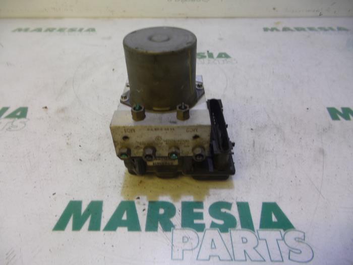 Gebrauchte ABS Pumpe Renault Megane II (BM/CM) 2.0 16V Turbo Preis € 49,99 Margenregelung angeboten von Maresia Parts