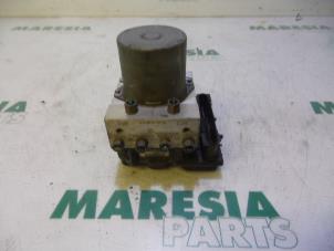 Used ABS pump Renault Megane II (BM/CM) 2.0 16V Turbo Price € 75,00 Margin scheme offered by Maresia Parts