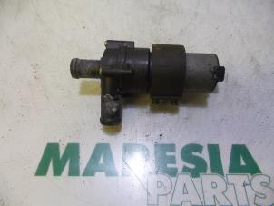 Usagé Pompe à eau Renault Megane II (BM/CM) 2.0 16V Turbo Prix € 30,00 Règlement à la marge proposé par Maresia Parts