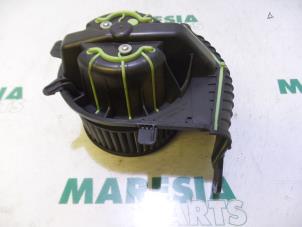 Used Heating and ventilation fan motor Renault Scénic II (JM) 1.5 dCi 105 FAP Price € 35,00 Margin scheme offered by Maresia Parts