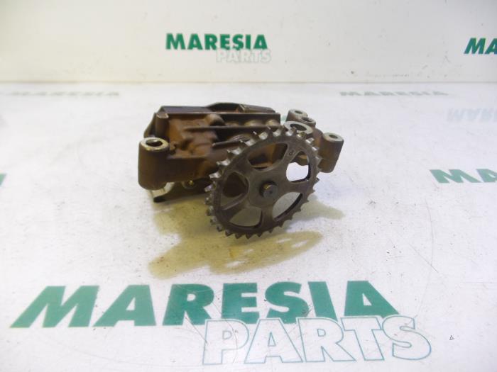 Gebrauchte Ölpumpe Peugeot 206 (2A/C/H/J/S) 1.4 XR,XS,XT,Gentry Preis € 65,00 Margenregelung angeboten von Maresia Parts