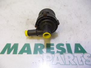 Used Water pump Renault Scénic II (JM) 1.5 dCi 105 FAP Price € 25,00 Margin scheme offered by Maresia Parts
