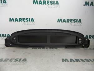 Używane Tablica rozdzielcza Citroen Xsara Picasso (CH) 1.8 16V Cena € 70,00 Procedura marży oferowane przez Maresia Parts