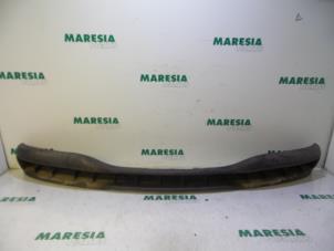 Usados Marco de parachoques delante Citroen Xsara Picasso (CH) 1.8 16V Precio € 25,00 Norma de margen ofrecido por Maresia Parts