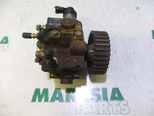 Used Mechanical fuel pump Peugeot 407 SW (6E) 1.6 HDiF 16V Price € 25,00 Margin scheme offered by Maresia Parts