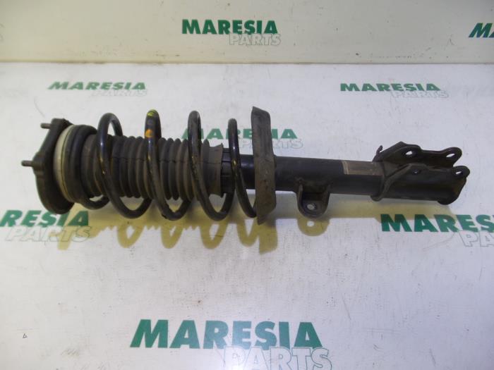Front shock absorber rod, right from a Fiat Doblo Cargo (263) 1.3 MJ 16V Euro 4 2011