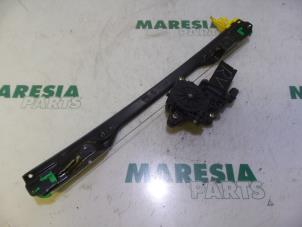 Used Window mechanism 4-door, front right Fiat Idea (350AX) 1.4 16V Price € 50,00 Margin scheme offered by Maresia Parts