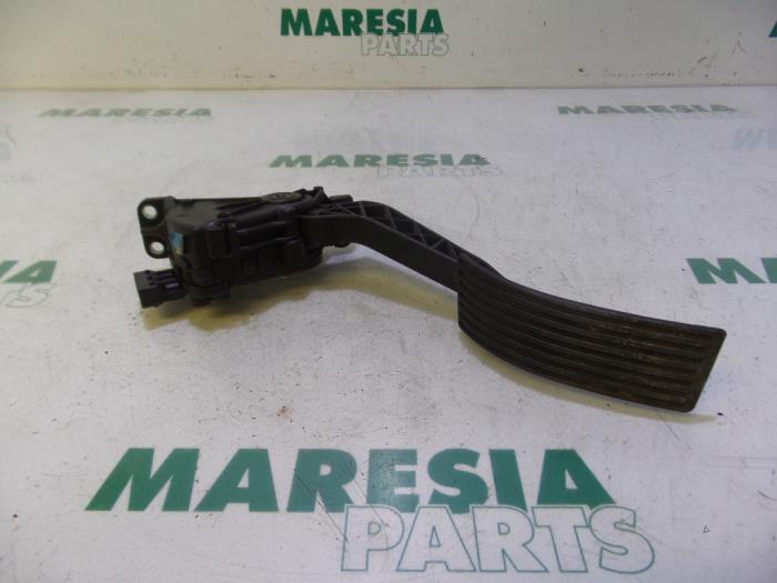 Begagnade Gaspedalsensor Alfa Romeo 159 (939AX) 3.2 JTS V6 24V Q4 Pris € 50,00 Marginaltabell erbjuds av Maresia Parts