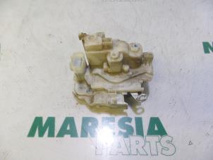 Used Rear door mechanism 4-door, right Alfa Romeo 159 (939AX) 3.2 JTS V6 24V Q4 Price € 35,00 Margin scheme offered by Maresia Parts