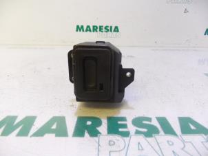 Used Card reader (lock) Alfa Romeo 159 (939AX) 3.2 JTS V6 24V Q4 Price € 157,50 Margin scheme offered by Maresia Parts