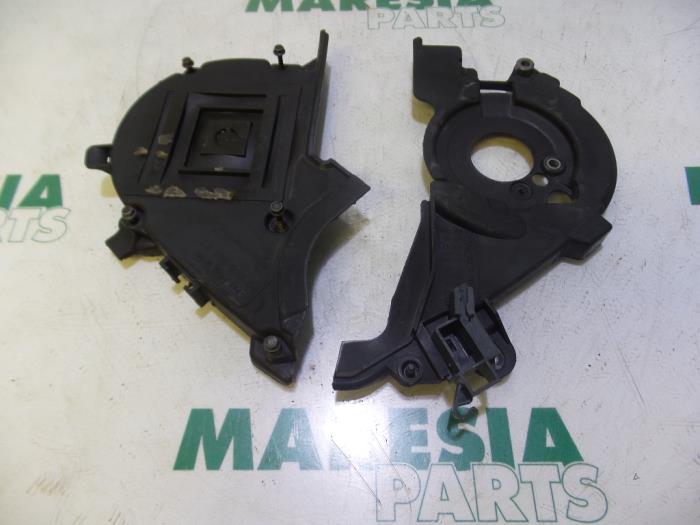Usagé Couvercle de distribution Peugeot 308 (4A/C) 1.6 HDi 16V Prix € 20,00 Règlement à la marge proposé par Maresia Parts