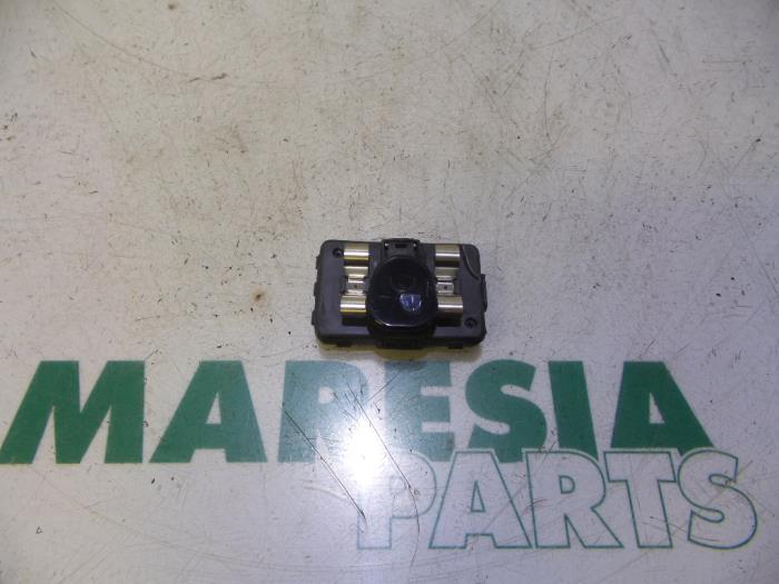 Begagnade Ljussensor Alfa Romeo 159 (939AX) 3.2 JTS V6 24V Q4 Pris € 50,00 Marginaltabell erbjuds av Maresia Parts