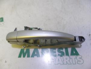 Used Rear door handle 4-door, right Peugeot 207/207+ (WA/WC/WM) 1.4 16V Vti Price € 25,00 Margin scheme offered by Maresia Parts