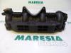 Intake manifold from a Renault Master III (FD/HD) 2.5 dCi 16V 100 2006