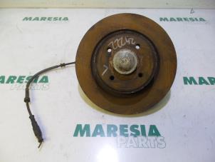Used Knuckle, rear left Renault Scénic I (JA) 1.4 16V Price € 35,00 Margin scheme offered by Maresia Parts