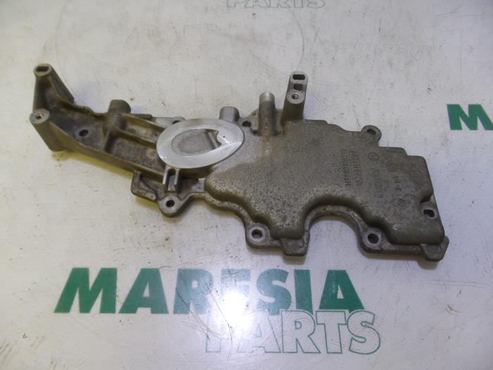 Gebrauchte Ventildeckel Renault Clio II (BB/CB) 1.4 16V Preis € 20,00 Margenregelung angeboten von Maresia Parts