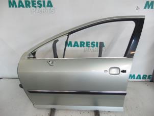 Używane Drzwi lewe przednie wersja 4-drzwiowa Peugeot 407 SW (6E) 2.0 16V Cena € 85,00 Procedura marży oferowane przez Maresia Parts