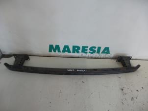 Usados Marco de parachoques delante Peugeot 407 SW (6E) 2.0 16V Precio € 25,00 Norma de margen ofrecido por Maresia Parts