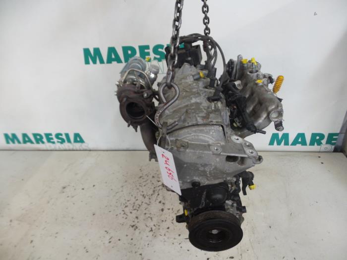 Motor van een Renault Clio III (BR/CR) 1.2 16V TCe 100 2010