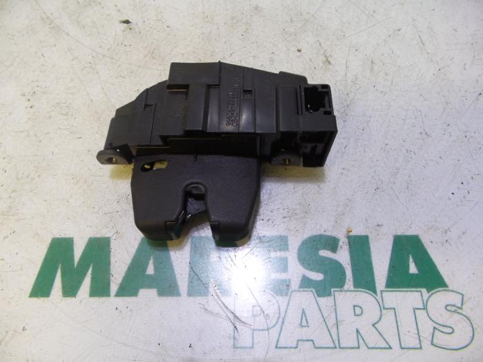 Tailgate lock mechanism Citroen C4 Picasso 1.8 16V - 9660403980