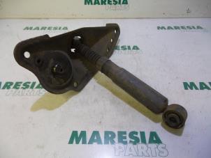 Used Rear shock absorber, left Citroen C4 Picasso (UD/UE/UF) 1.8 16V Price € 50,00 Margin scheme offered by Maresia Parts