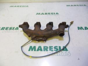 Used Exhaust manifold Renault Megane III Grandtour (KZ) 1.5 dCi 110 Price € 105,00 Margin scheme offered by Maresia Parts