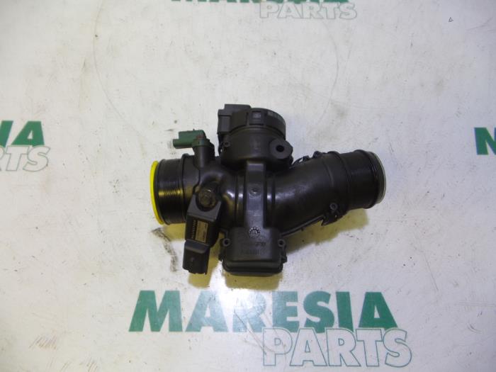 Begagnade Luftflödesmätare Citroen C4 Berline (LC) 1.6 HDi 16V Pris € 25,00 Marginaltabell erbjuds av Maresia Parts