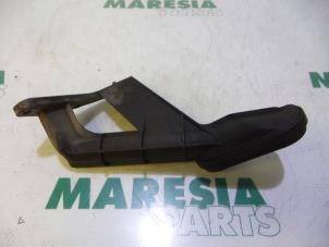 Used Oil pump Citroen C4 Picasso (UD/UE/UF) 1.8 16V Price € 25,00 Margin scheme offered by Maresia Parts
